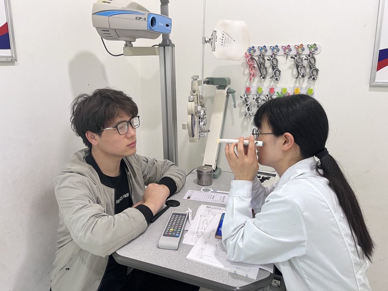 眼镜行业的最新动态与发展趋势
